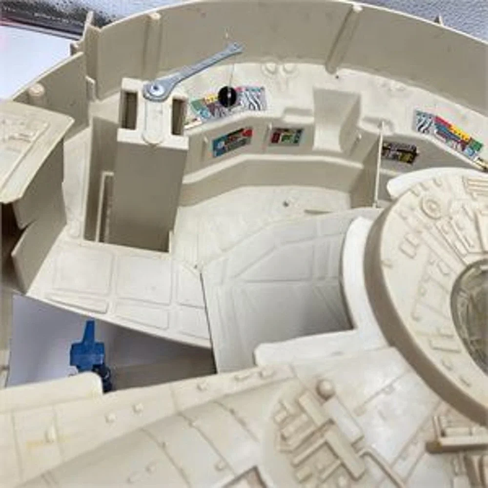 Vintage 1979 Kenner Star Wars Millennium Falcon Spaceship Vehicle with Box